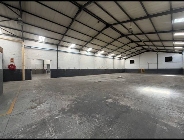 1,200M² WAREHOUSE TO LET IN BLACKHEATH INDUSTRIAL